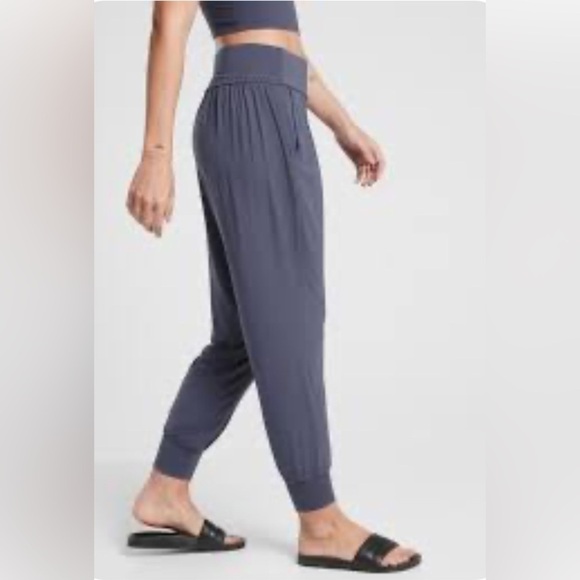 Athleta Trekkie North Jogger Women’s Sz 18Mountain Hiking Trail Pants Black - Picture 2 of 14